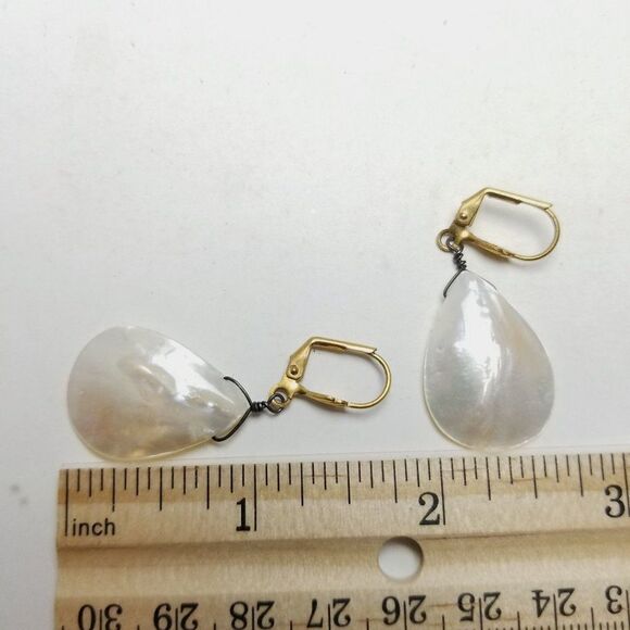 Vintage Mother of Pearl Style Dangle Earrings, Boho Shimmer, Cream Color, Estate - Picture 4 of 6